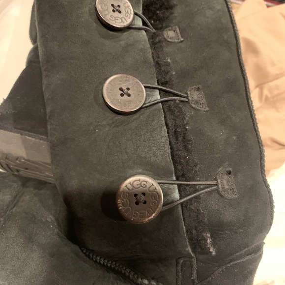 UGG Three Button Boots - Picture 4 of 7
